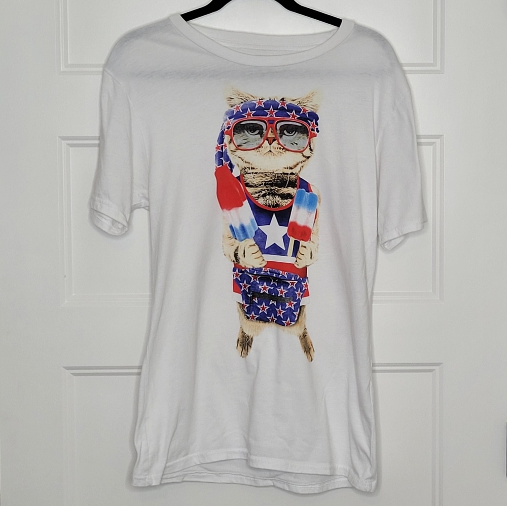 Celebrate Patriotic Cat T-Shirt M